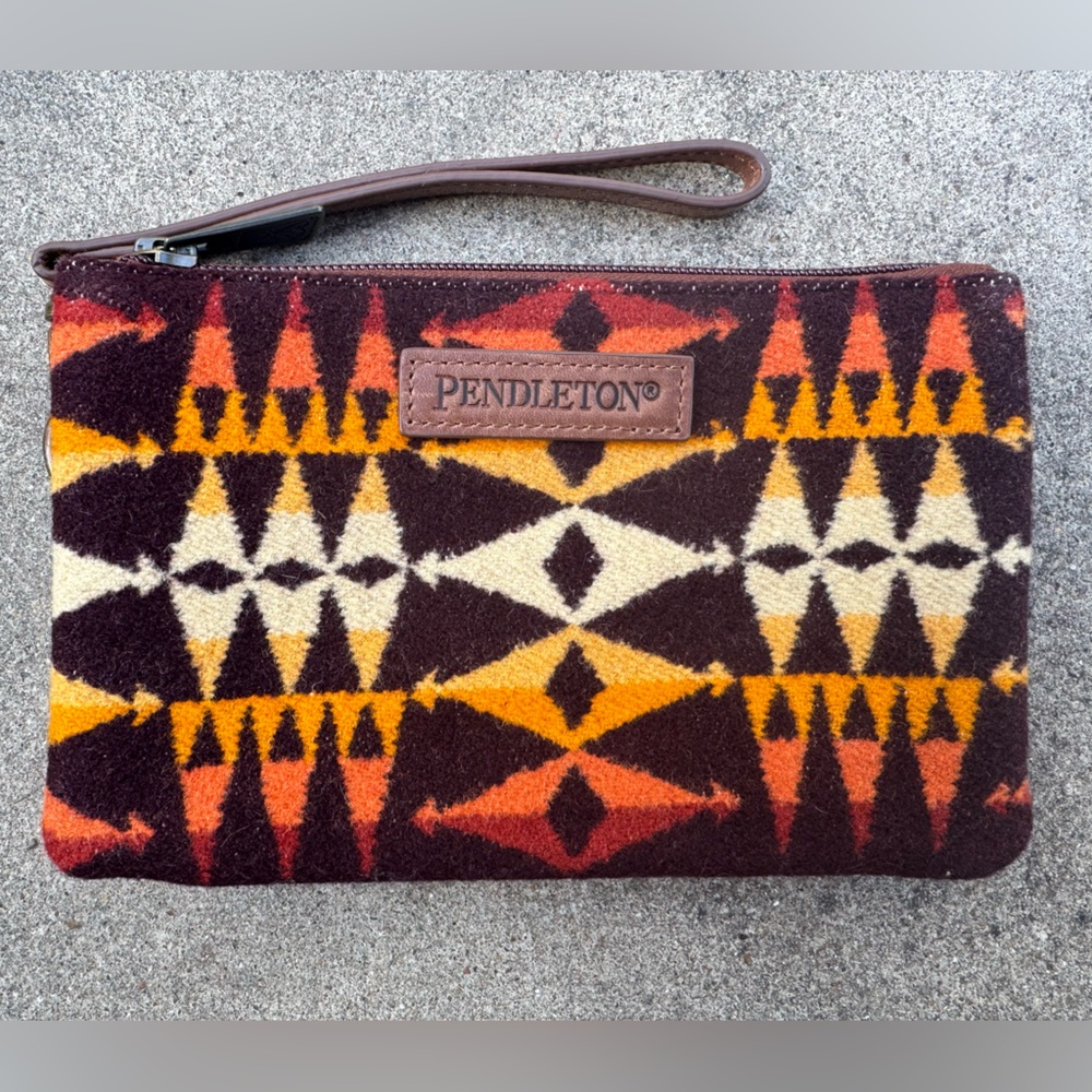 Pendleton Crescent Butte Aztec Design 3 Pocket Clutch/ Wristlet